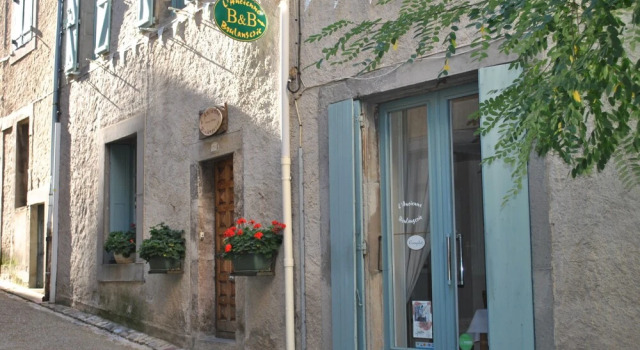 L'Ancienne Boulangerie, Book Hotel Caunes-Minervois Aude