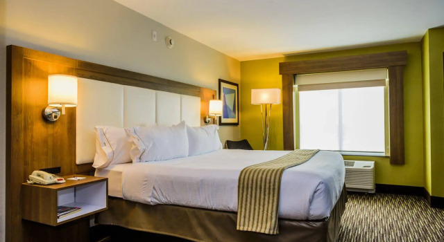 Holiday Inn Express & Suites Jamestown by IHG