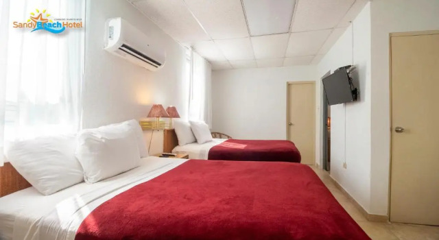 Четырёхместный номер Standard Sandy Beach Hotel