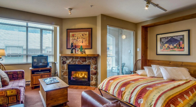 Town Plaza Suites by Golden Dreams
