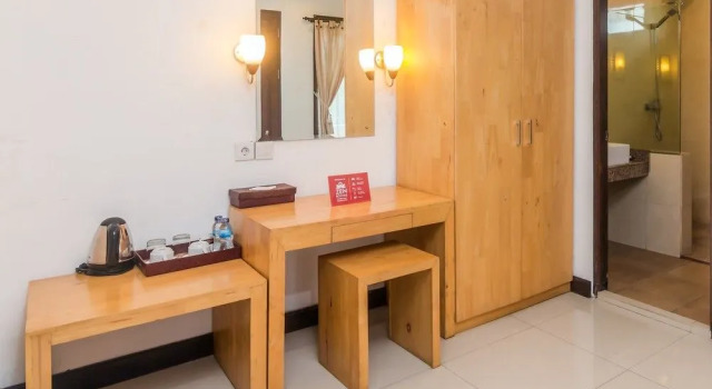 ZEN Rooms Seminyak Batu Belig