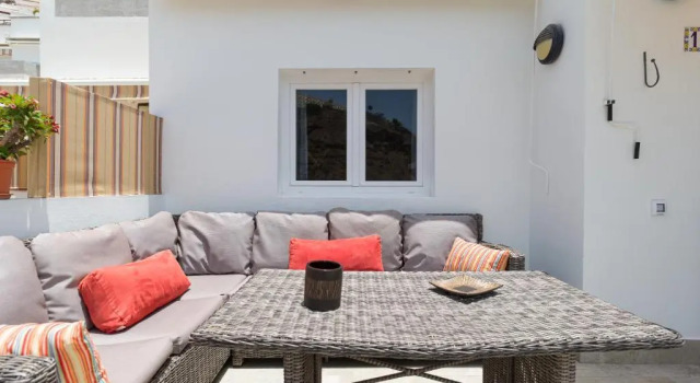 Апартаменты с 3 комнатами с видом на море Granada II Apartments