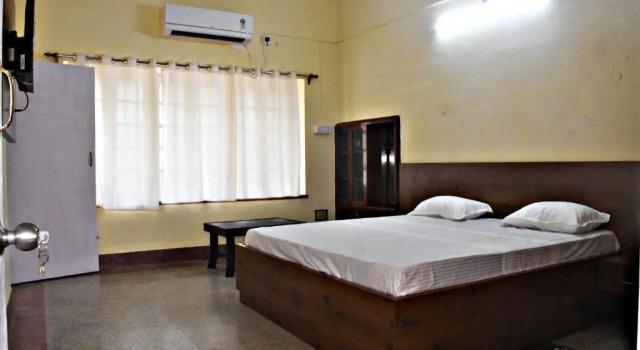 Люкс Deluxe Jhargram Eshani Hotels and Guest House