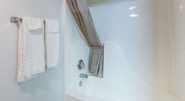 Четырёхместный номер Deluxe Motel 6 Cleveland, TX