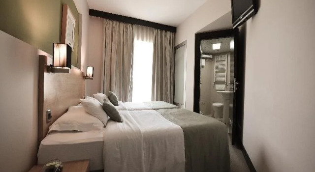 City Hotel