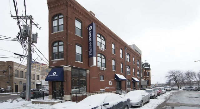 Ginosi 747 Apartel, Buchen Sie Aparthotel Hotels in Illinois mit Parkplatz, Parkplätze