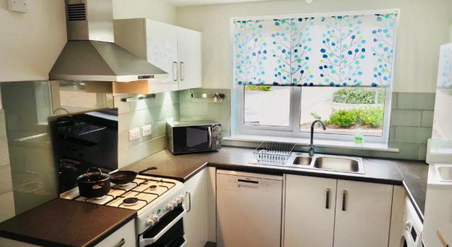 SA Today Firepool Cres Taunton Fibre Wi-fi Netflix, Book Feriehus Villaer i Taunton, Villa