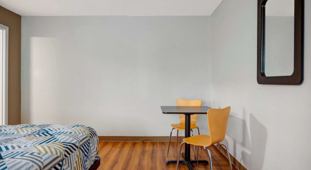 Motel 6 Portland, OR - Downtown, Забронировать Мотель Отели Портленда с парковкой, рядом с Дом-музей семьи Бишоп, Парковка