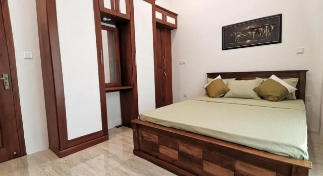 Maujis Villa And Guest House