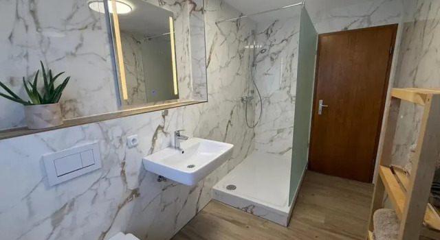 Daire Moderne Ferienwohnung in Elstra