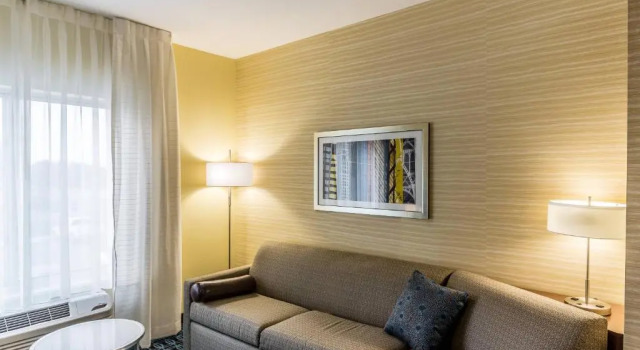 Люкс Fairfield Inn & Suites by Marriott Butte