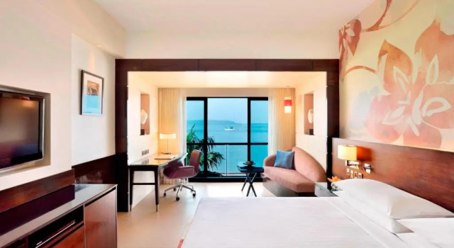 Номер Standard с видом на залив Goa Marriott Resort & Spa