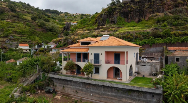 Апартаменты Villa Flor Garden Retreat & Peaceful Stay