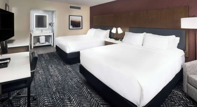 Номер Standard DoubleTree by Hilton Manhattan, KS