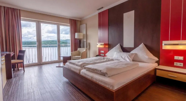 Двухместный номер Standard с видом на озеро Dormio Hotel der Seehof