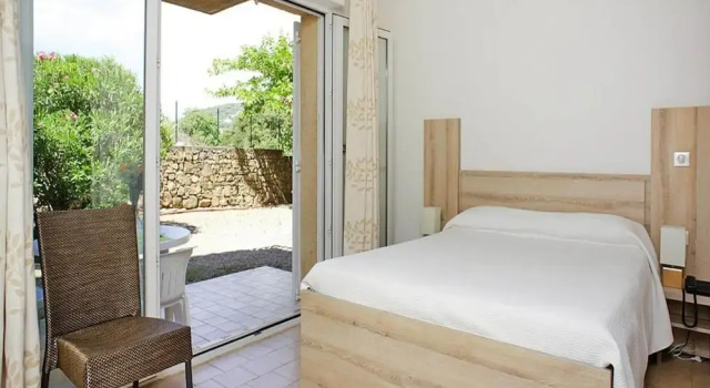 Apartment in Ile Rousse Near Bodri Beach, Varaa Huoneisto LʼÎle-Rousse 