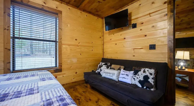 Whitetail Retreat Cabin for 13!, Boek Vakantiehuis Hochatown Oklahoma