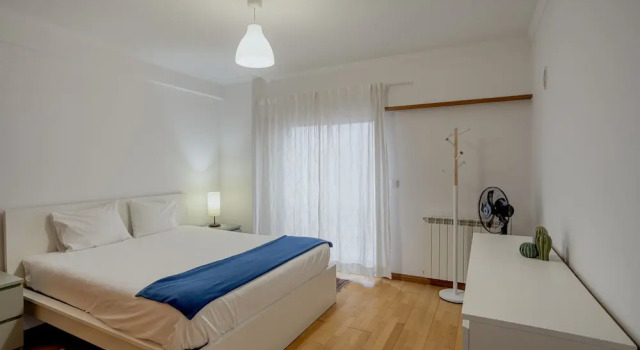 Carcavelos Bright Modern Apartment by Homing, Book Lejlighed Carcavelos 