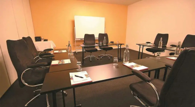 Ramada Encore Hotel Dandenong