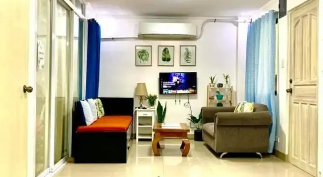 Cozy Central - Near arca south signal taguig