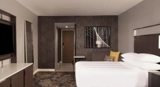 Четырёхместный номер Standard с балконом Dallas/Fort Worth Airport Marriott