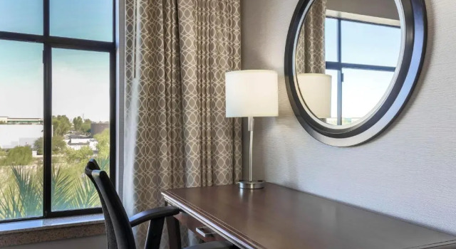 Двухместный номер с видом на бассейн Hilton Phoenix Chandler