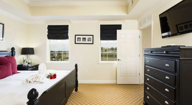 Corner Unit Terraces 3 Br condo by RedAwning