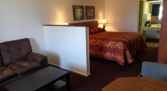 Люкс Windcrest Inn and Suites