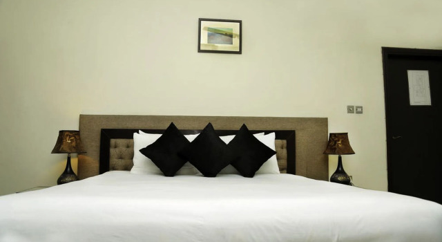 Royal Elegance Hotel