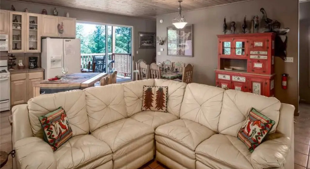 Adobe Hacienda - Three Bedroom Cabin with Hot Tub, Varaa Hotelli Ruidoso New Mexico