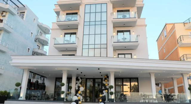 Rozafa Palace Hotel, Varaa Hotelli Sarandë Vlorë County