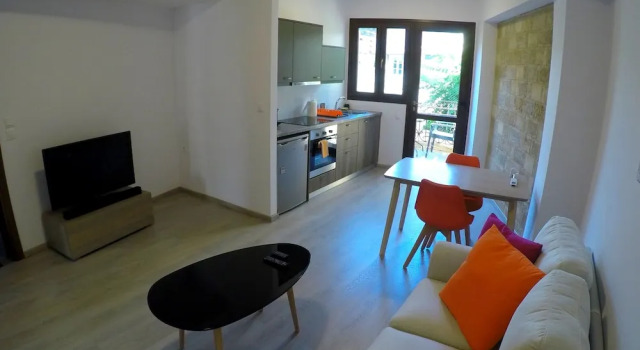 Люкс c 1 комнатой с балконом Mulberry Apartments