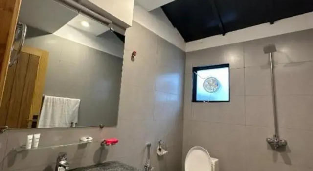 Двухместный номер Deluxe с балконом The Garden Hotel