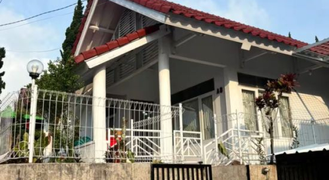 3BR Villa Golden Spring Cipanas with Netflix