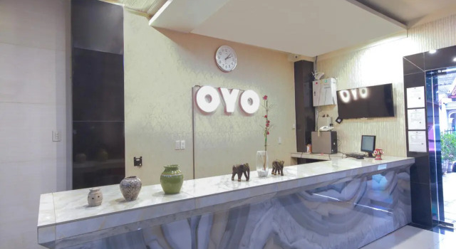 OYO 3023 Yellow Residence, Rezerwuj Hotel Medan Sumatra