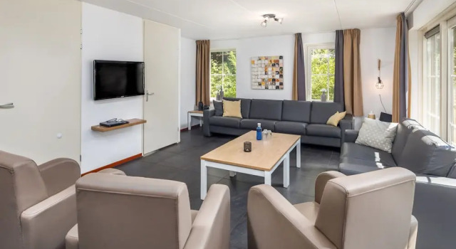 Spacious Home With a Whirlpool and six Bathrooms, in Twente, Book Hotel Heino Salland