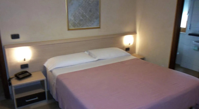 Hotel Bacco Rooms and Breakfast, Забронировать Отель Отели Ривьера-делле-Пальме с парковкой, Парковка