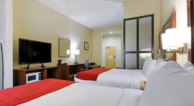 Четырёхместный люкс Comfort Suites Fultondale I-65 near I-22