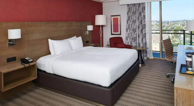 Двухместный номер Executive DoubleTree by Hilton Torrance - South Bay