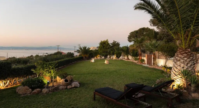 Marina's Paradise Summer House, Rezerwuj Apartament Hotele w Saronic Islands z parkingiem, Parking