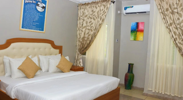 Jacaranda Suites, Buchen Sie Hotel Calabar Nigeria, in der Nähe von Drill Monkey Rehab Centre