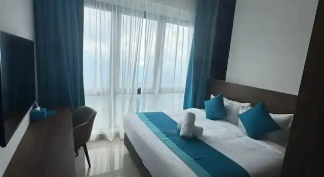 Полулюкс с балконом Haywood Hilltop Wellness Living