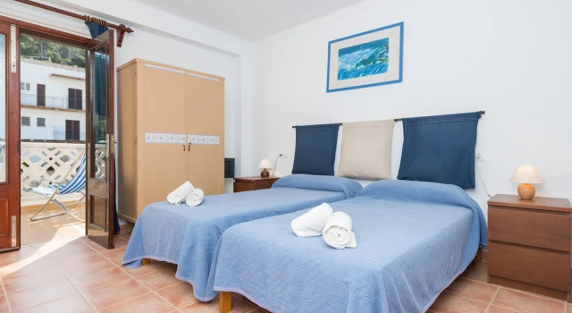 Antoni Carbonell Sastre, Book Hotel Pollença Majorca