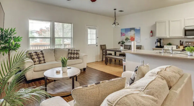 Suburban San Antonio Stay Near Parks & Hospitals