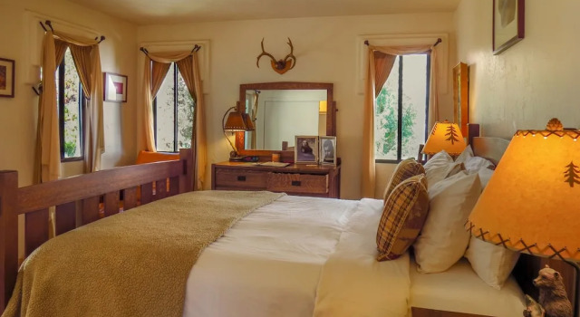 Topanga Canyon Inn Bed and Breakfast, Забронировать Отель «постель и завтрак» Топанга Большой Лос-Анджелес