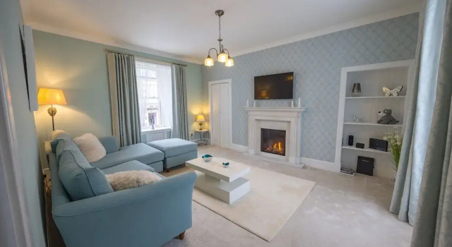 Short Walk to the Beach - 2 Guests - Free Parking