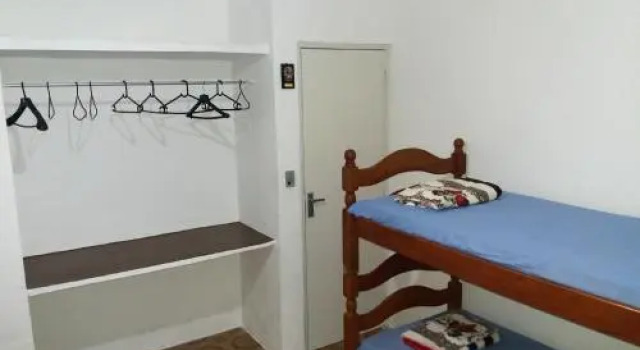 SUíTE EM NOSSA CASA A 450M DA PRAIA