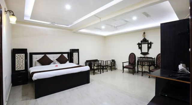OYO 8865 Hotel Baj Celebration