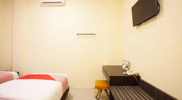 OYO 2361 Hotel Winston, Book Hotel Hoteller i Batang Kuis med parkering, Parkering