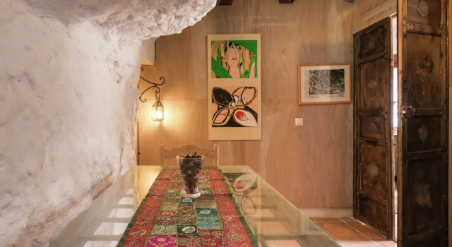 Rustic Cave House Situated in the Albacete Region, Забронировать Отель Хоркера Albacete Province